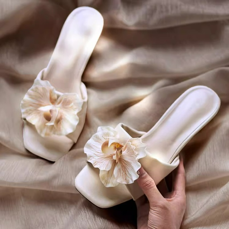 Marka Kadın Sandalet 2026 Yaz  - Streetwear Brand With Flowers incelemesi ve fiyatı